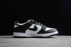 Nike Dunk 'Panda'