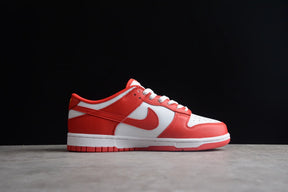 Nike Dunk 'Vintage Red'